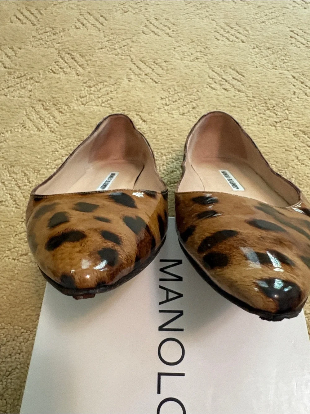 Manolo Blahnik Patent Leopard Flat Euro size 37.5 - Picture 5 of 7